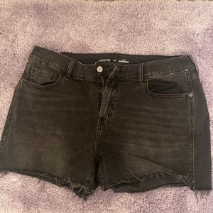 Old Navy Mid-rise boyfriend shorts